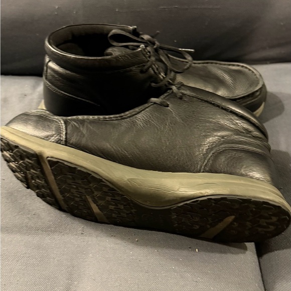 Ariat Black Leather Lace-Up Chukka Boots with Tan Soles main image 4